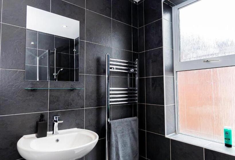 פנסיון Shirley House 5, Guest House, Self Catering, Self Check In With Smart Locks, Use Of Fully Equipped K