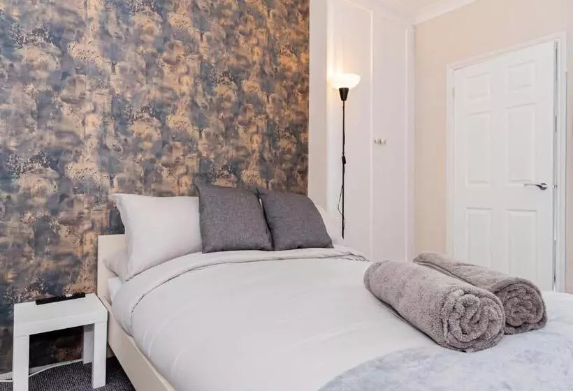 ペンション Shirley House 5, Guest House, Self Catering, Self Check In With Smart Locks, Use Of Fully Equipped K