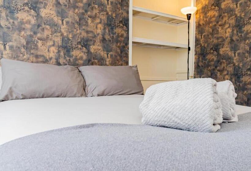 פנסיון Shirley House 5, Guest House, Self Catering, Self Check In With Smart Locks, Use Of Fully Equipped K