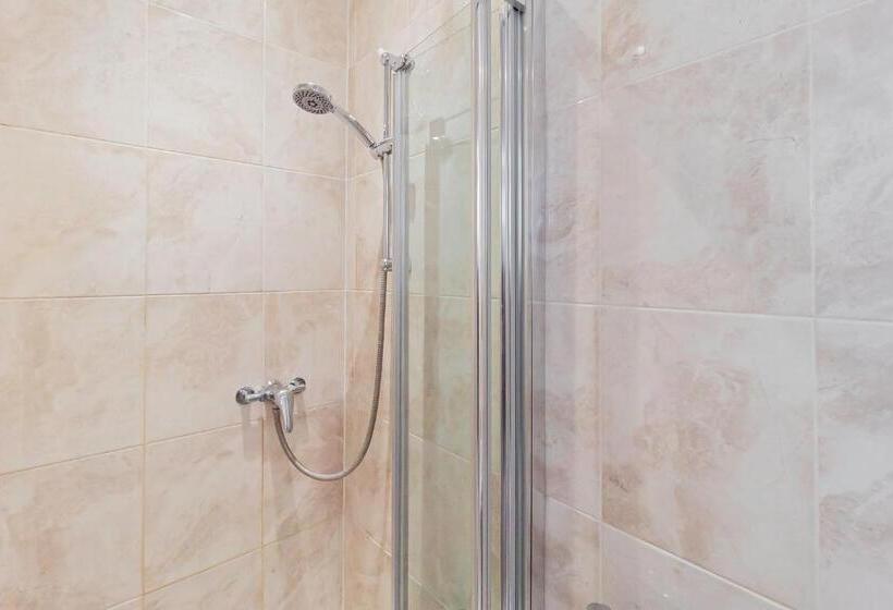 Pensionat Shirley House 5, Guest House, Self Catering, Self Check In With Smart Locks, Use Of Fully Equipped K