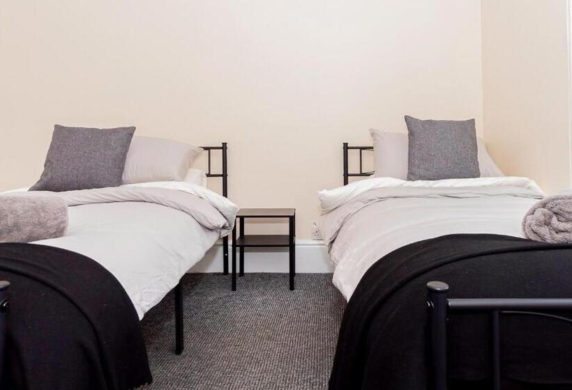 פנסיון Shirley House 5, Guest House, Self Catering, Self Check In With Smart Locks, Use Of Fully Equipped K