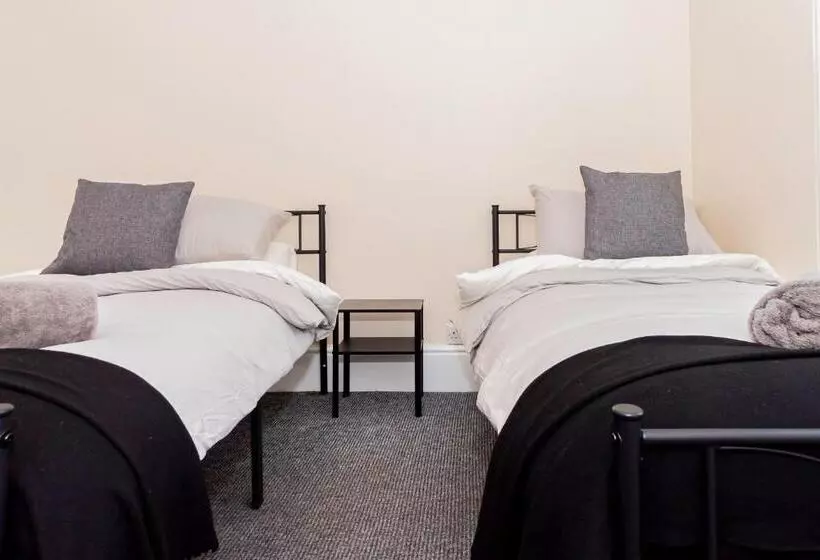 ペンション Shirley House 5, Guest House, Self Catering, Self Check In With Smart Locks, Use Of Fully Equipped K