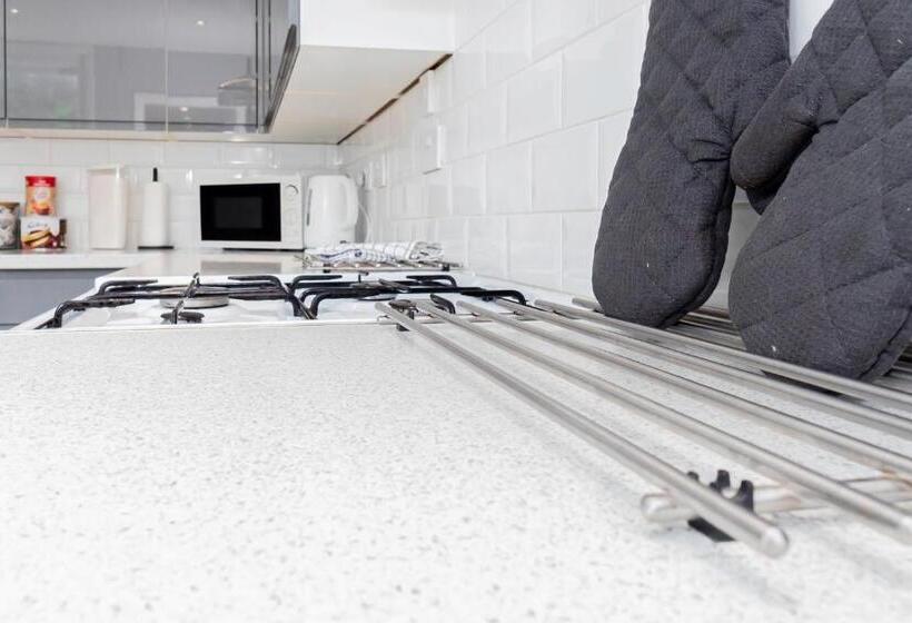 פנסיון Shirley House 5, Guest House, Self Catering, Self Check In With Smart Locks, Use Of Fully Equipped K