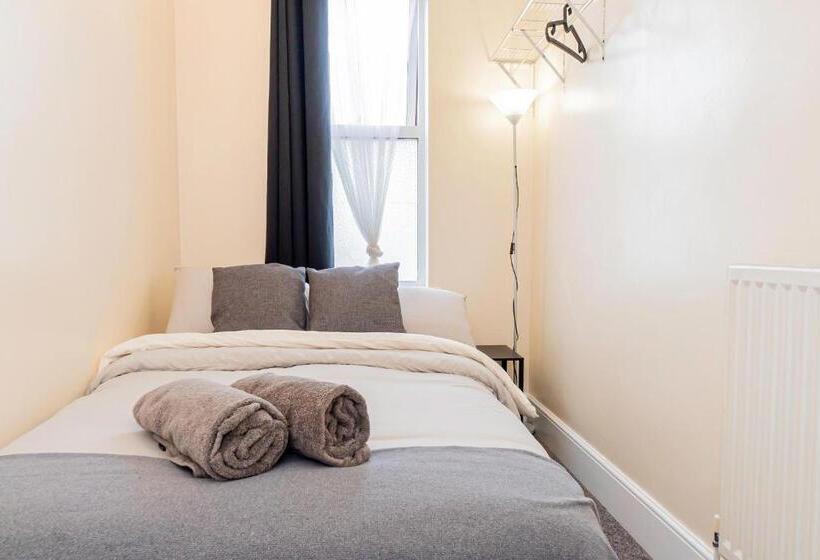 פנסיון Shirley House 5, Guest House, Self Catering, Self Check In With Smart Locks, Use Of Fully Equipped K