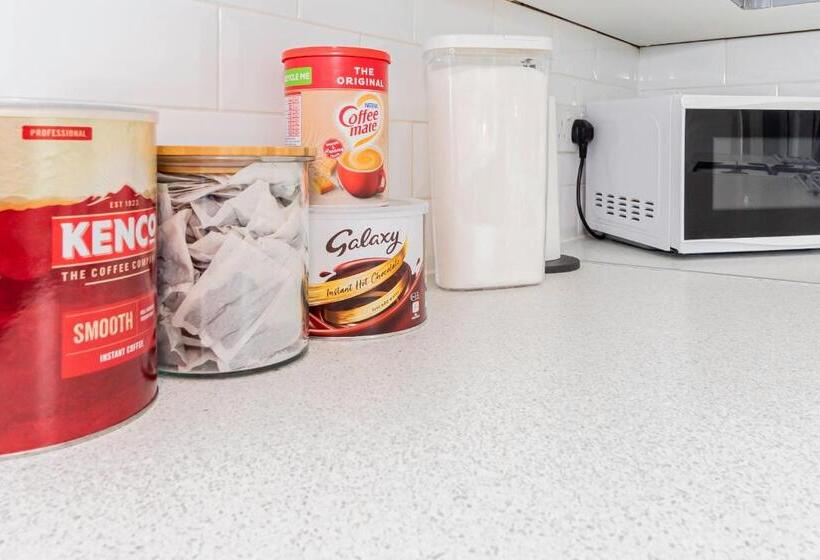 פנסיון Shirley House 5, Guest House, Self Catering, Self Check In With Smart Locks, Use Of Fully Equipped K