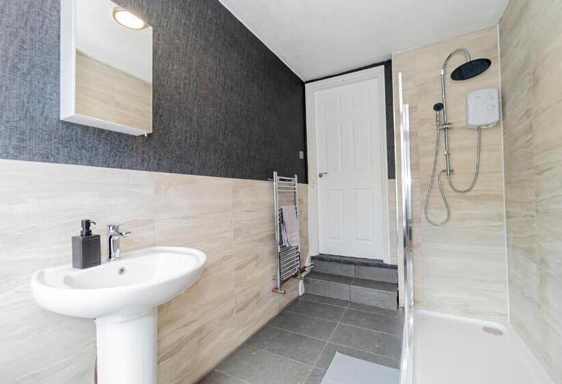 פנסיון Shirley House 5, Guest House, Self Catering, Self Check In With Smart Locks, Use Of Fully Equipped K