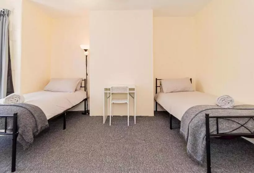 ペンション Shirley House 5, Guest House, Self Catering, Self Check In With Smart Locks, Use Of Fully Equipped K