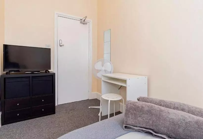 ペンション Shirley House 5, Guest House, Self Catering, Self Check In With Smart Locks, Use Of Fully Equipped K