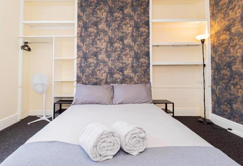 פנסיון Shirley House 5, Guest House, Self Catering, Self Check In With Smart Locks, Use Of Fully Equipped K