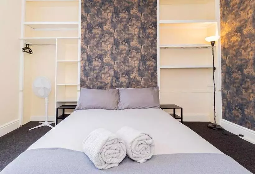 ペンション Shirley House 5, Guest House, Self Catering, Self Check In With Smart Locks, Use Of Fully Equipped K