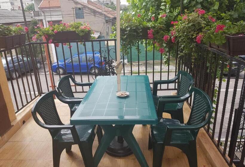 پانسیون Vila Arisa