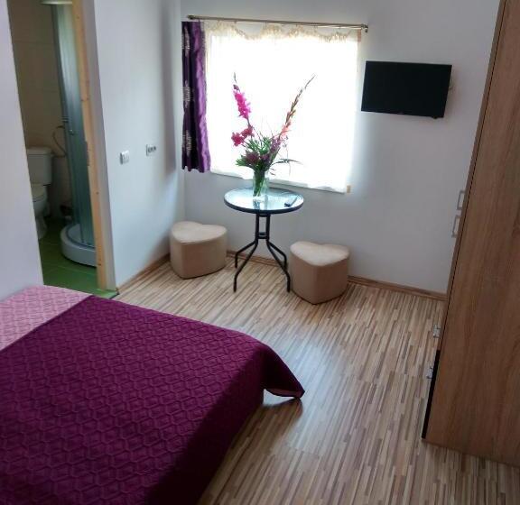 پانسیون Vila Arisa