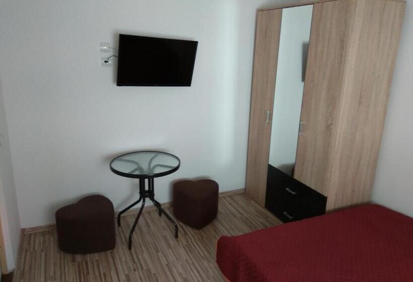 پانسیون Vila Arisa