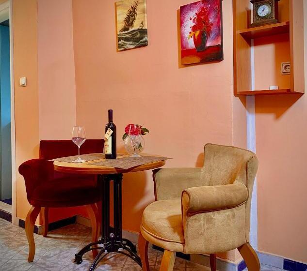 پانسیون Vila đuričić 300m Od Mora