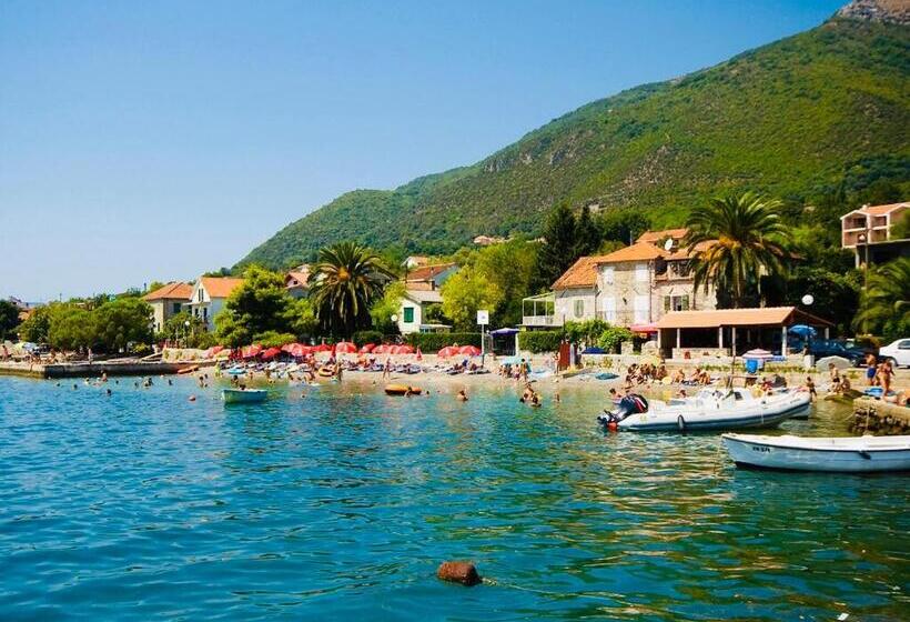 پانسیون Vila đuričić 300m Od Mora