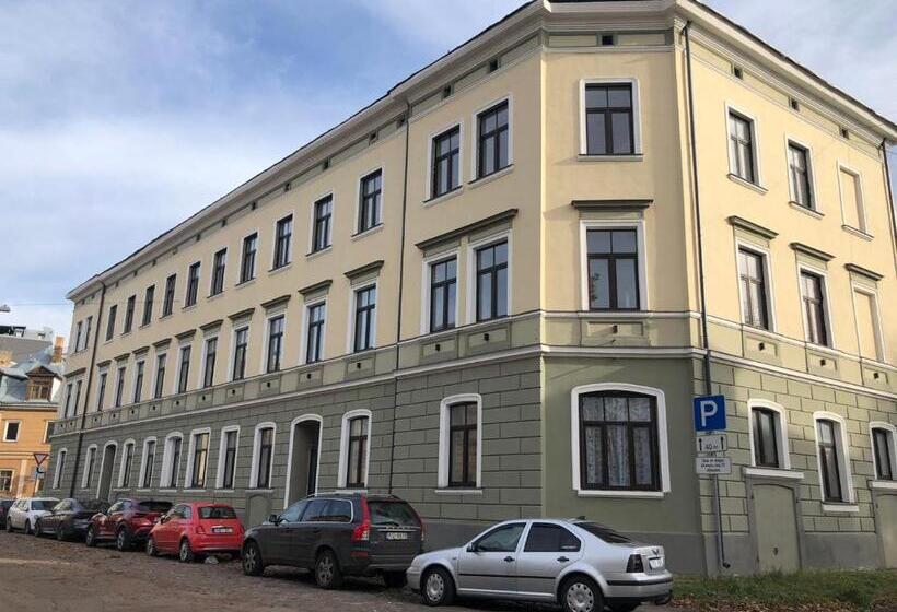 پانسیون Warm & Cozy Apartment At Akmenu Iela