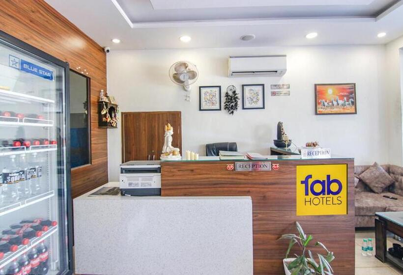 Fabhotel La Vista