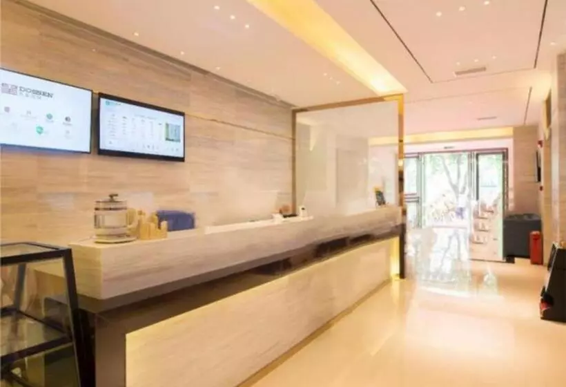 Hotelli City Comfort Inn Chongqing Jiangbei International Airport