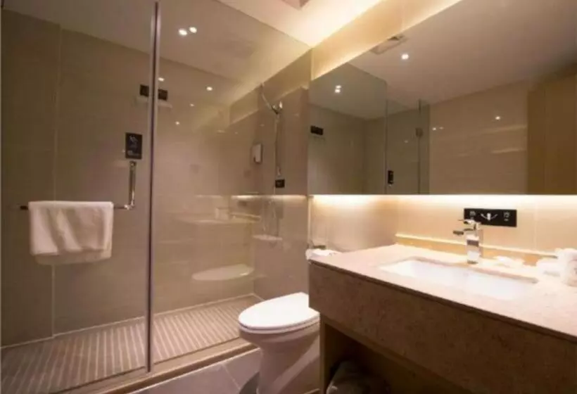 Hotelli City Comfort Inn Chongqing Jiangbei International Airport