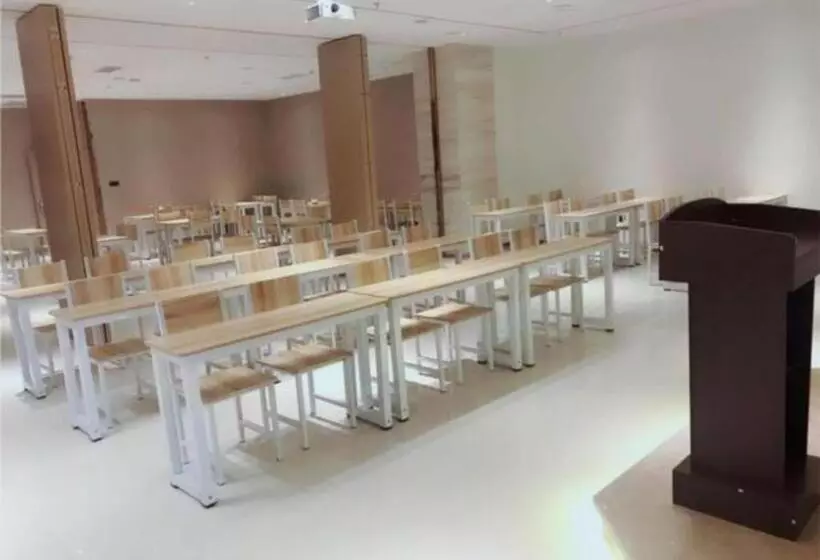 Hotelli City Comfort Inn Chongqing Jiangbei International Airport