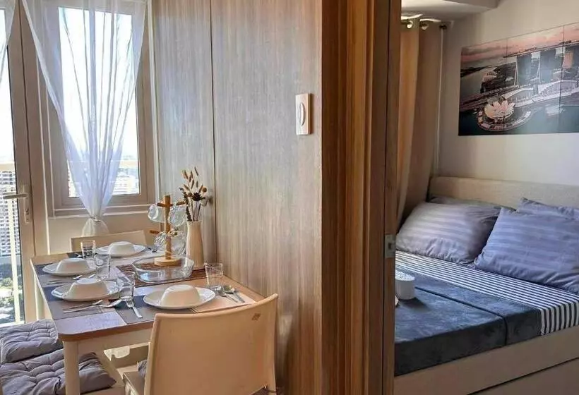 ホテル Smdc Breeze Residences