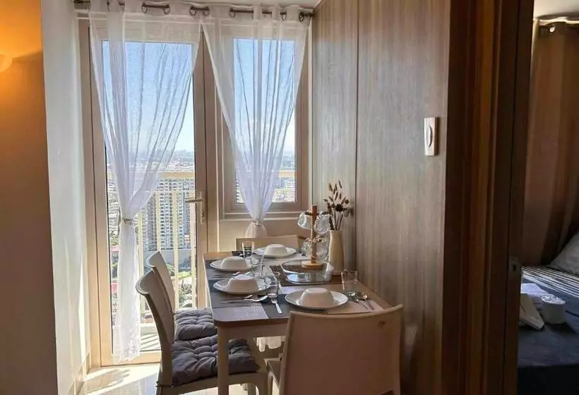 ホテル Smdc Breeze Residences