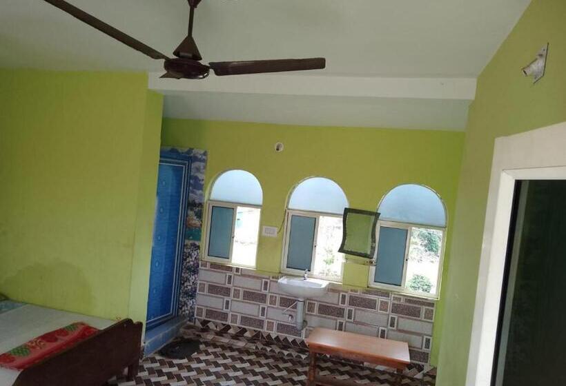 בית מלון כפרי Sun Plaza Lodge Near Konark Sun Temple Excellent Customer Choice  Best Seller By Morservices