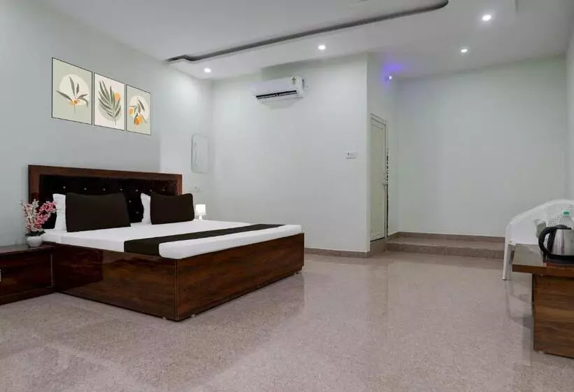 Oyo R.p Hotel And Guest House