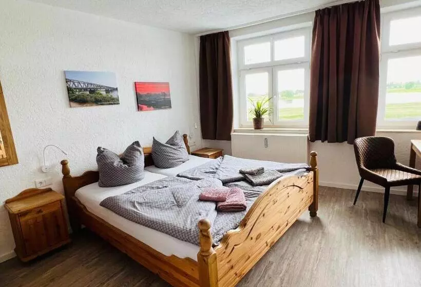 Pension Zum Goldenen Anker Direkt An Der Elbe