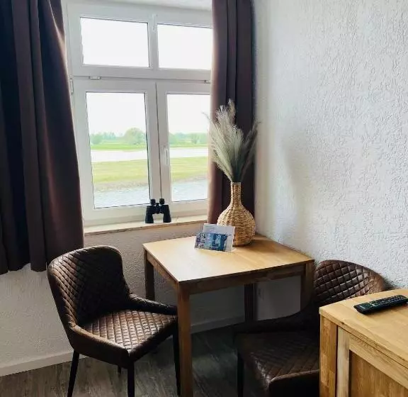 Pension Zum Goldenen Anker Direkt An Der Elbe