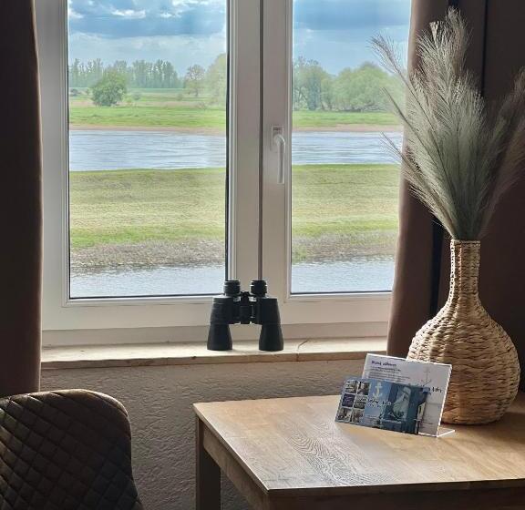 Pension Zum Goldenen Anker Direkt An Der Elbe