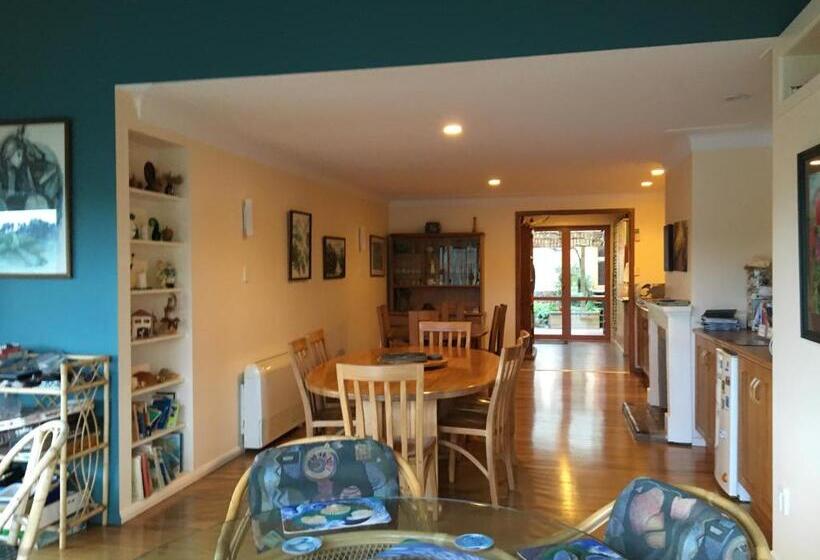 민박 Waitomo Caves Guest Lodge