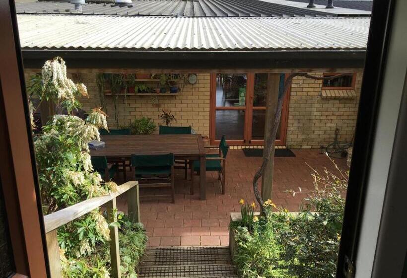 민박 Waitomo Caves Guest Lodge