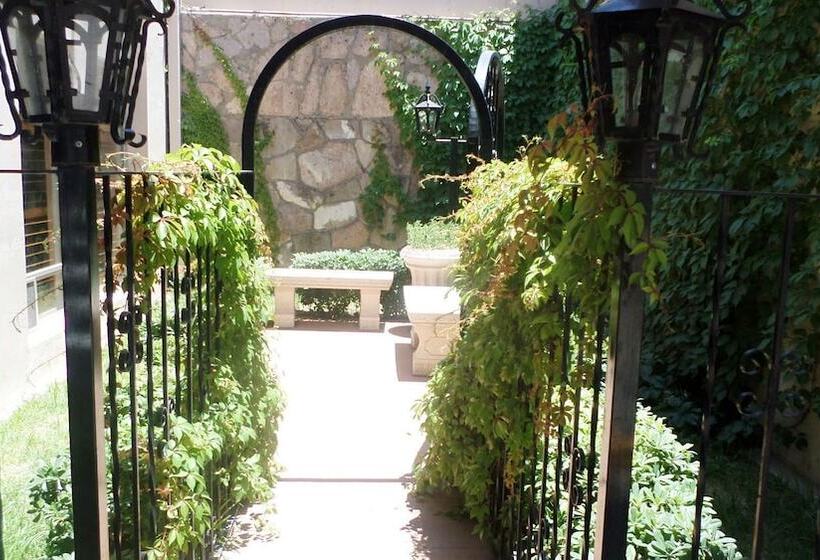 בית מלון כפרי El Dorado Inn