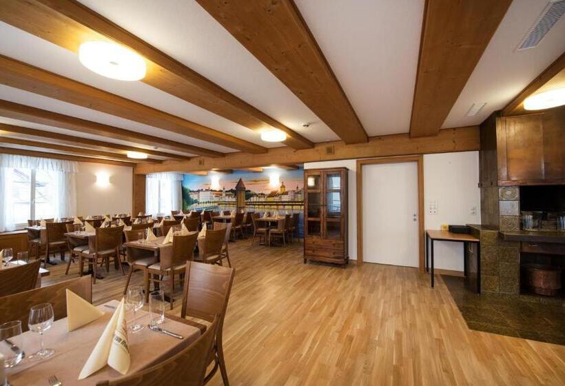 هتل Gasthof Zum Mohren