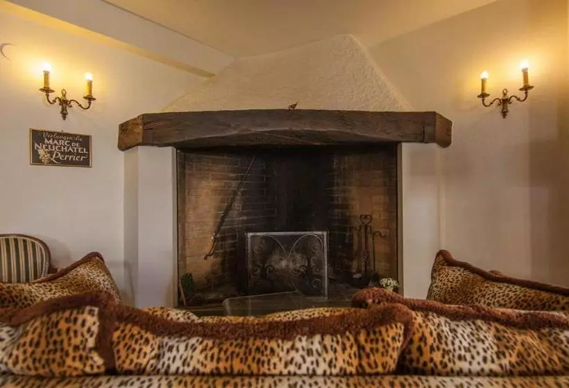ホテル Hôtel Les Vieux Toits