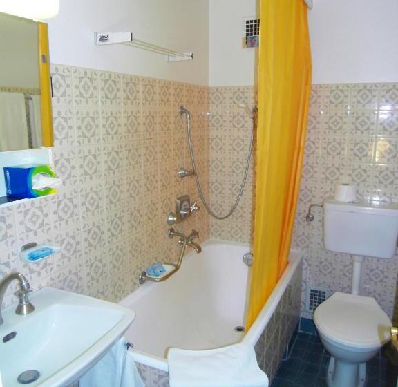 فندق Hôtel Les Vieux Toits