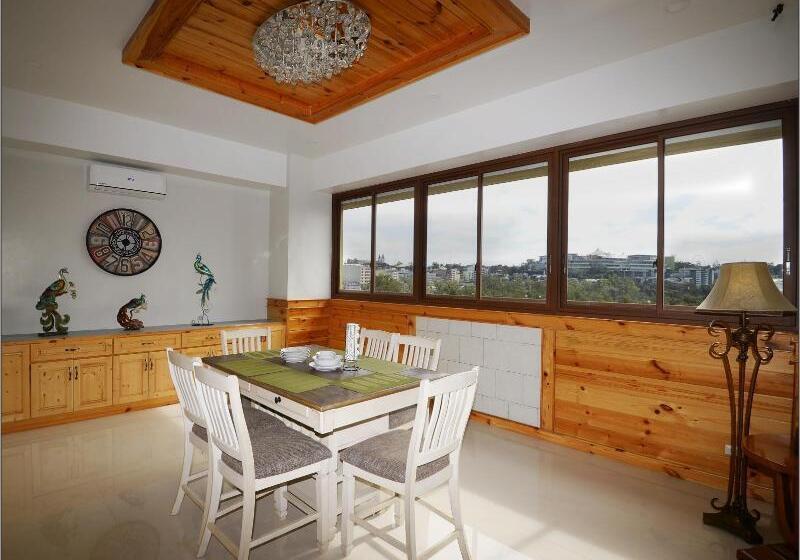 Paragon Hotel And Suites