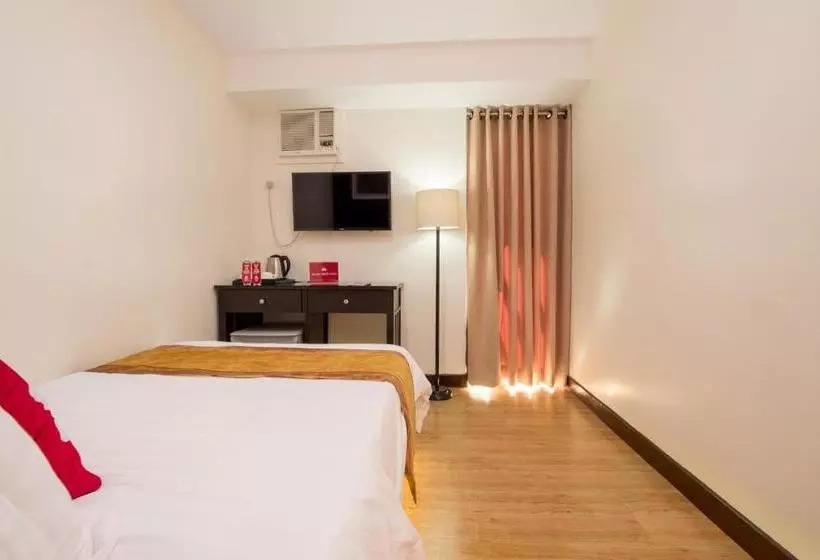 ホテル Zen Rooms Valdez Street