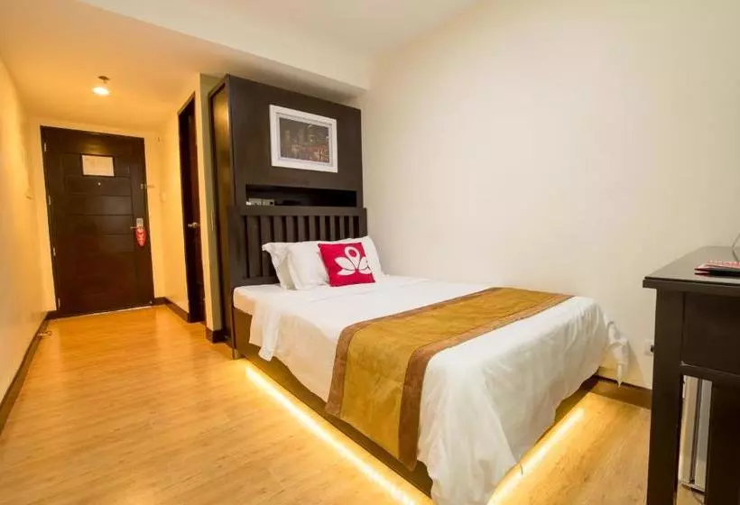 ホテル Zen Rooms Valdez Street