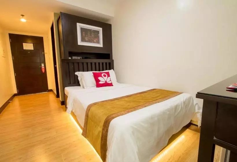 ホテル Zen Rooms Valdez Street