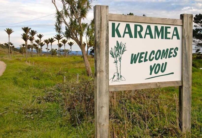 מוטל Karamea Farm Baches