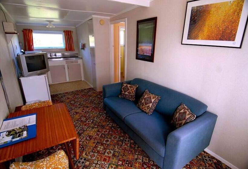 מוטל Karamea Farm Baches