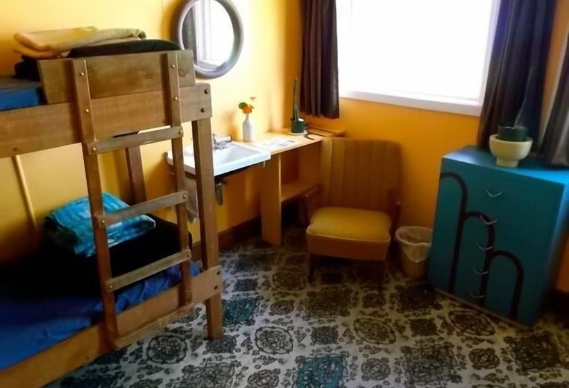 מוטל Karamea Farm Baches