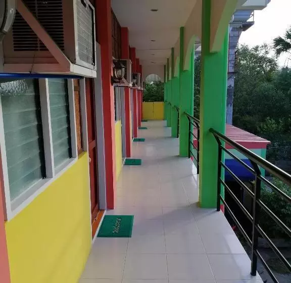 استراحتگاه Islet View Pension House
