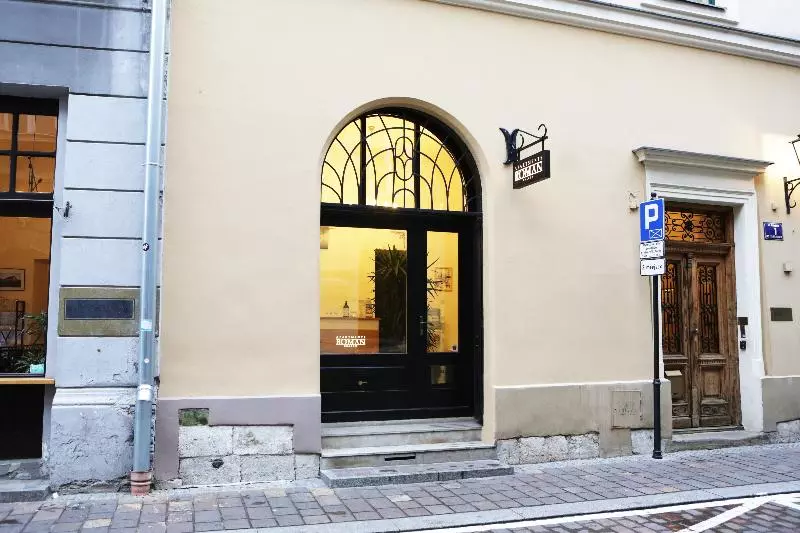 هتل Apartments Roman