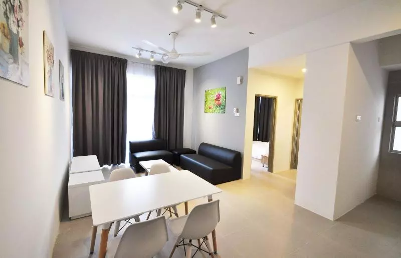 هتل Dreamscape Apartment @ Golden Hill