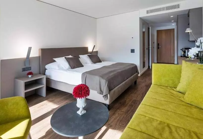 ホテル Lago Maggiore   Welcome!