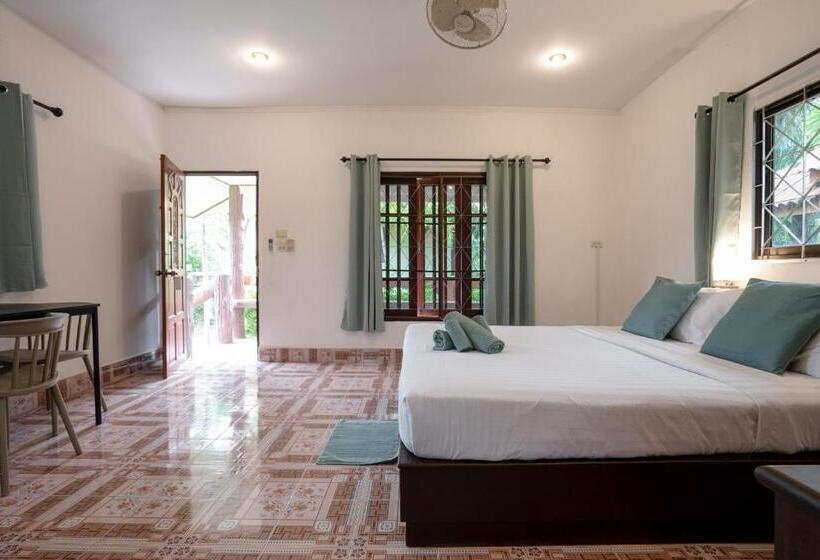 Lanta School Beach Resort