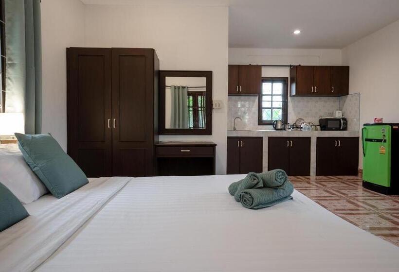 Lanta School Beach Resort